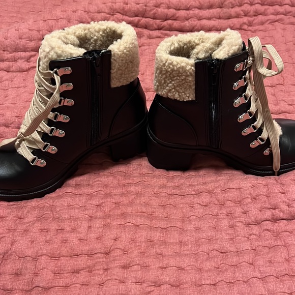 Black Sherpa lace up chunky lug sole shearling booties. Never worn - Picture 2 of 5
